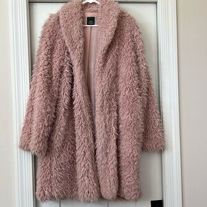 Statement coat💕 gently used ~ fun & furry shawl collar lightweight coat